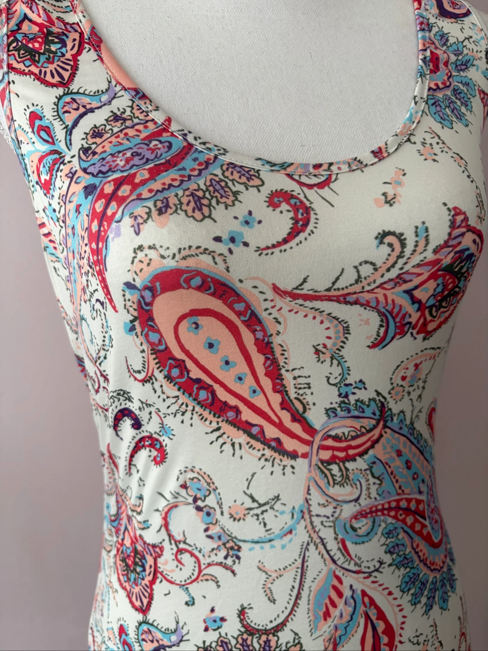 👗 Linda Saia Curta sem Mangas com Estampa de Cachemire/Paisley - Tamanho S (T36) – photo 2